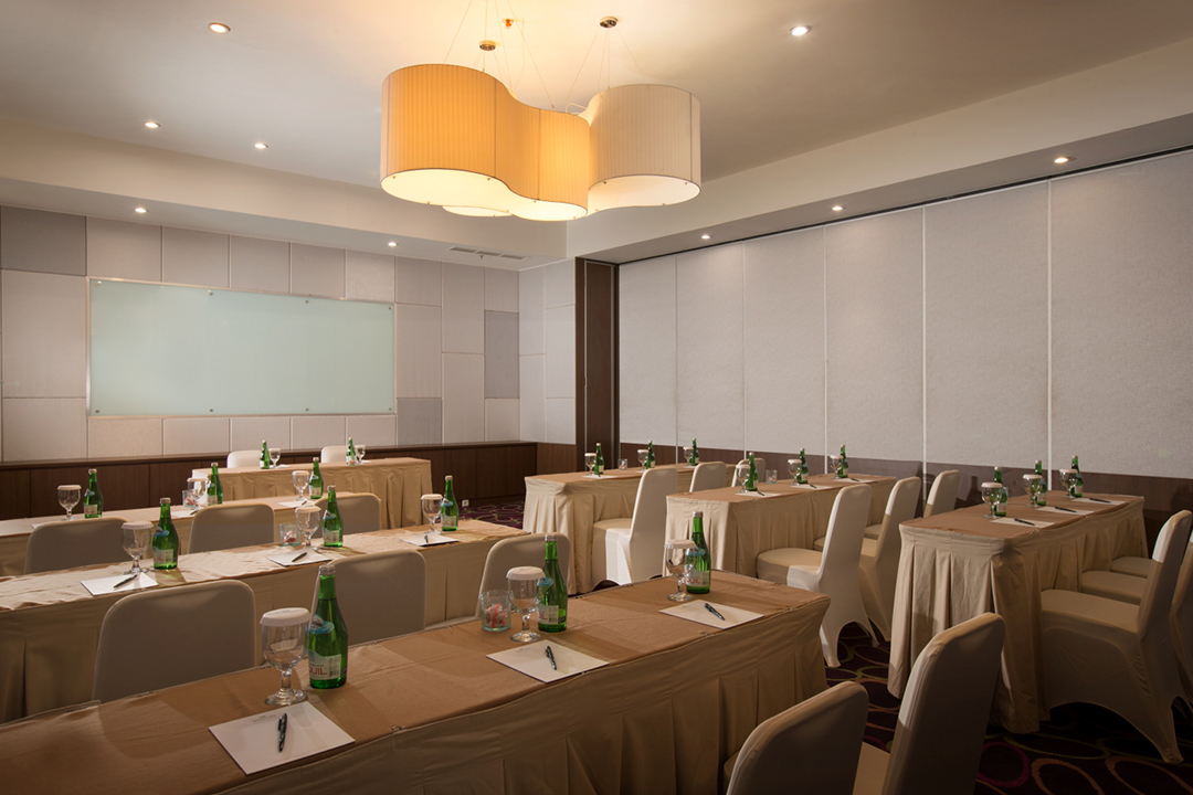 Hotel Santika Premiere Kota Harapan Indah